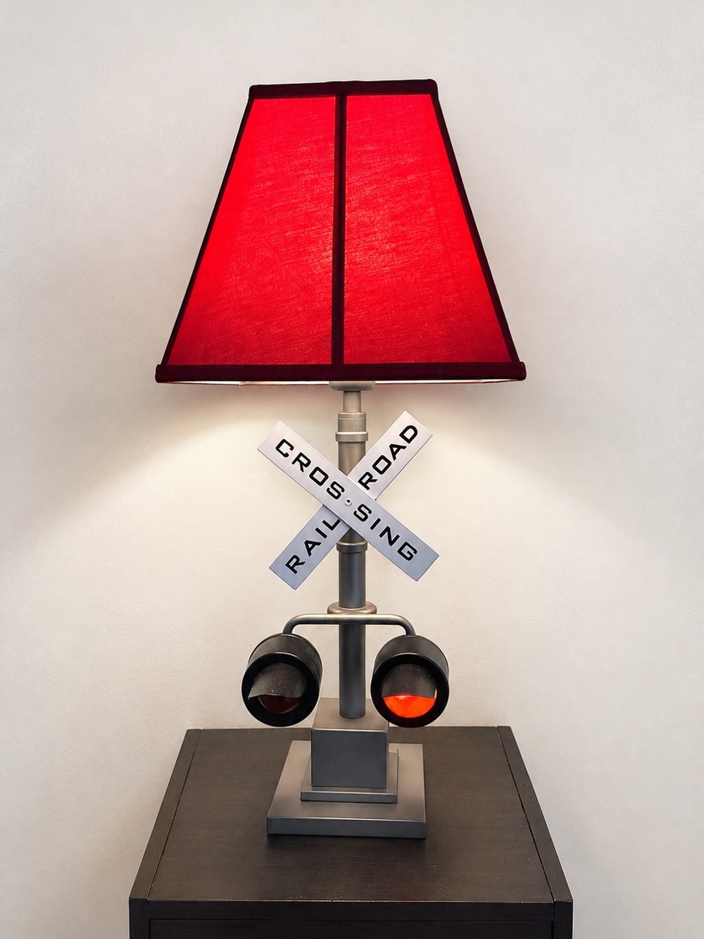Pottery Barn Kids Railroad Train Crossing Lamp w/ Red Shades & Lights
